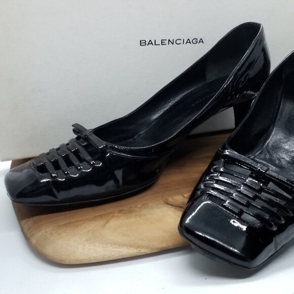 BALENCIAGA Vernice Vogue Size 7 Euro 37 Black Patent Kitten Heels - Picture 2 of 6